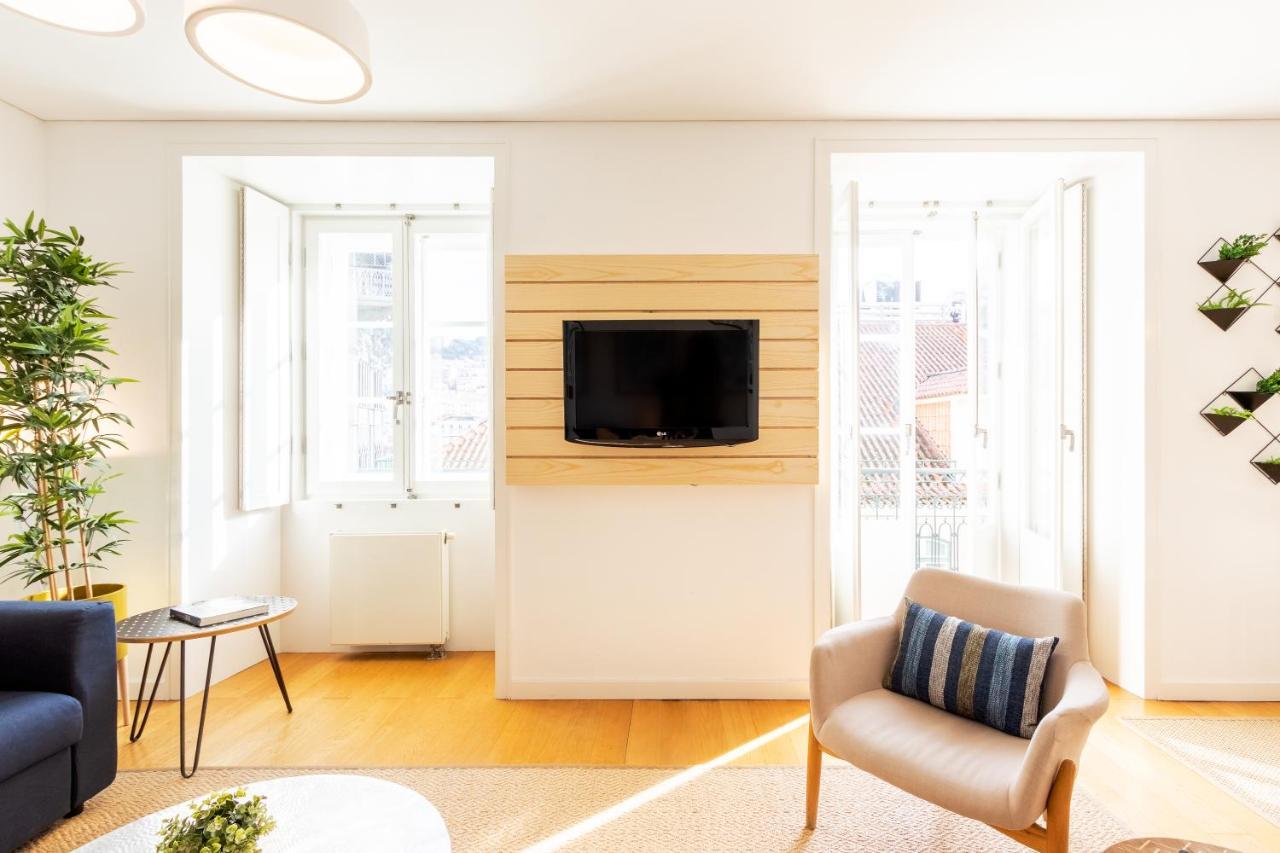 리스본 Joivy Chiado Self Check-In 2-Br Flat With Parking 아파트 외부 사진